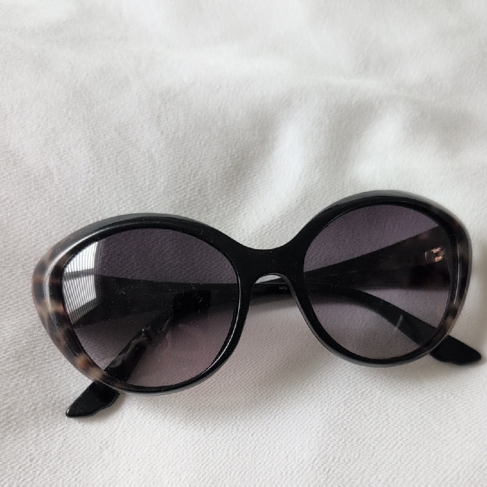 Dior Women's Tortoise Shell Sunglasses - Picture 4 of 4